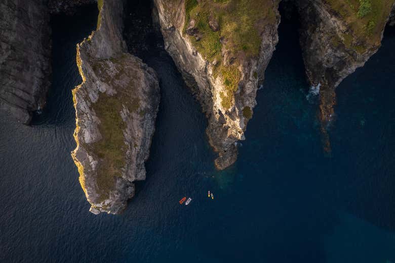 Paseo en barco por las cuevas de Rabo de Peixe