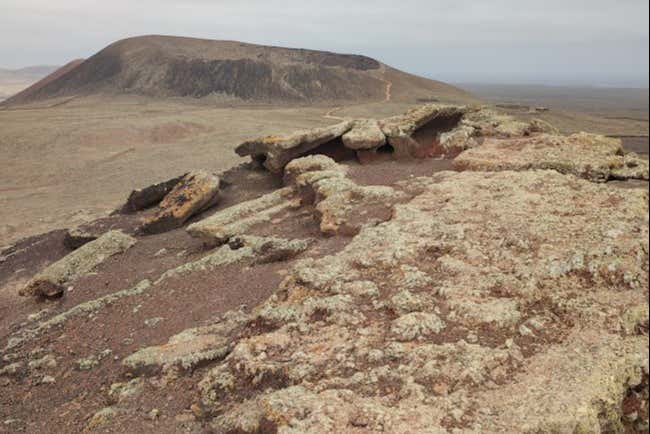 Senderismo por el volcán Calderón Hondo