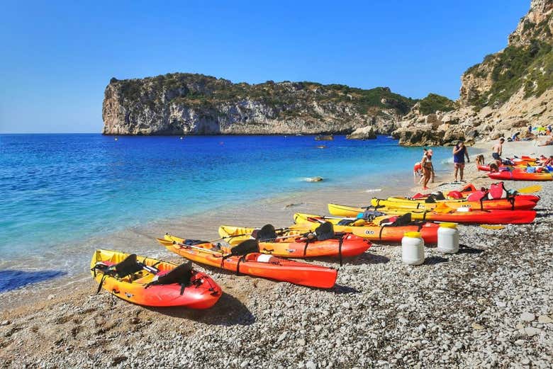 Tour en kayak por Cala Granadella