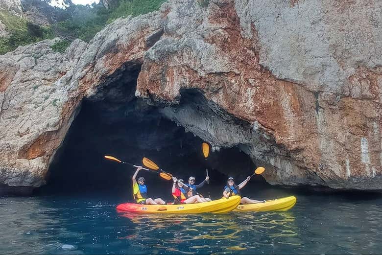 Tour en kayak por Cala Granadella