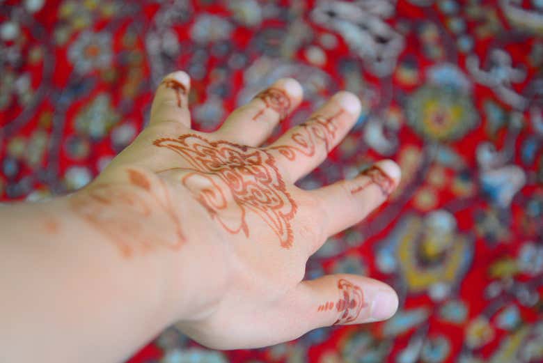 Taller de henna en Merzouga