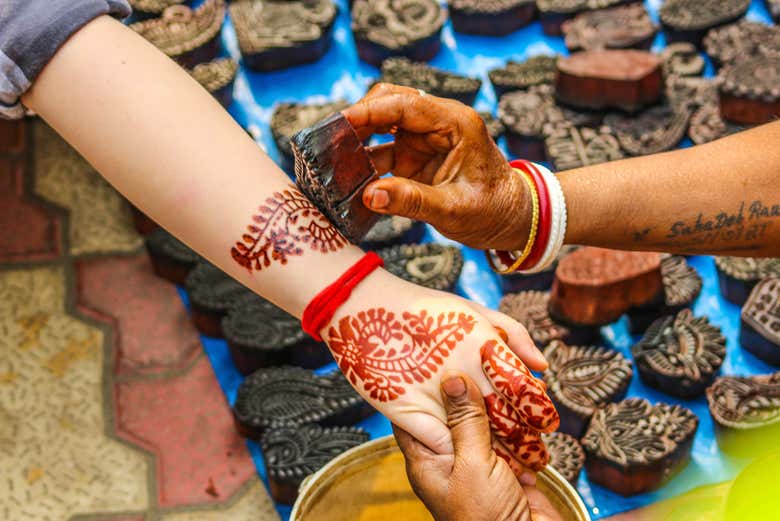 Taller de henna en Merzouga