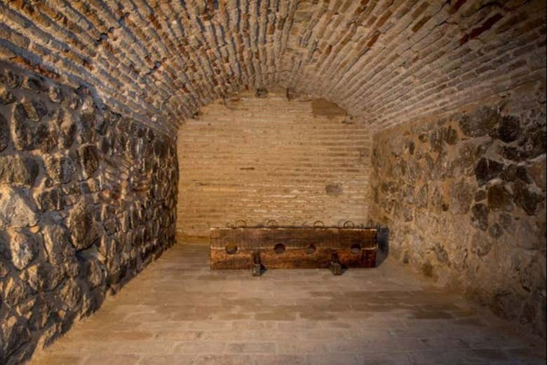 Tour por las termas romanas de Toledo + Sótanos y mazmorras