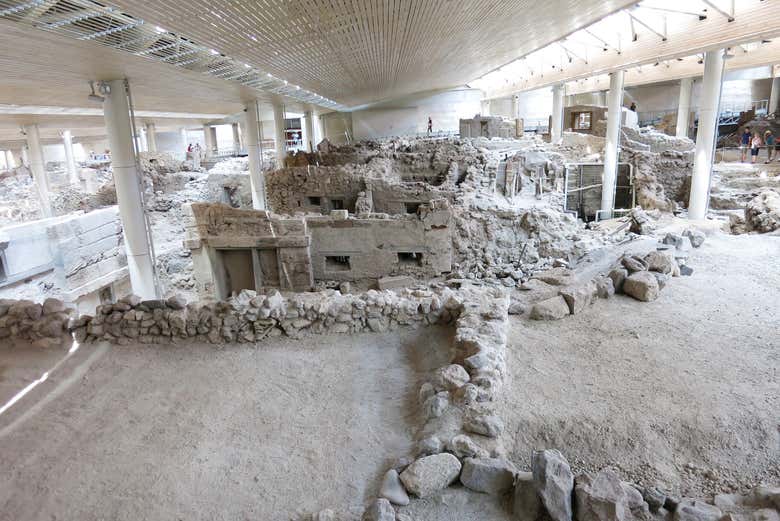 Entrada al yacimiento arqueológico de Akrotiri