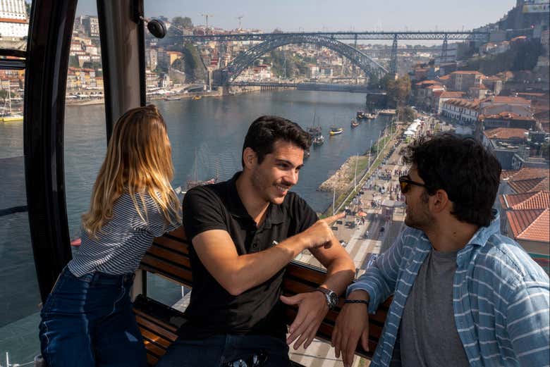 Tour por Oporto con visita a la Librería Lello + Paseo en barco y teleférico de Gaia