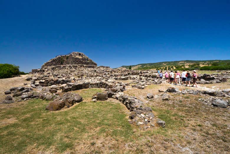 Excursión a Su Nuraxi de Barumini y las Domus de Janas