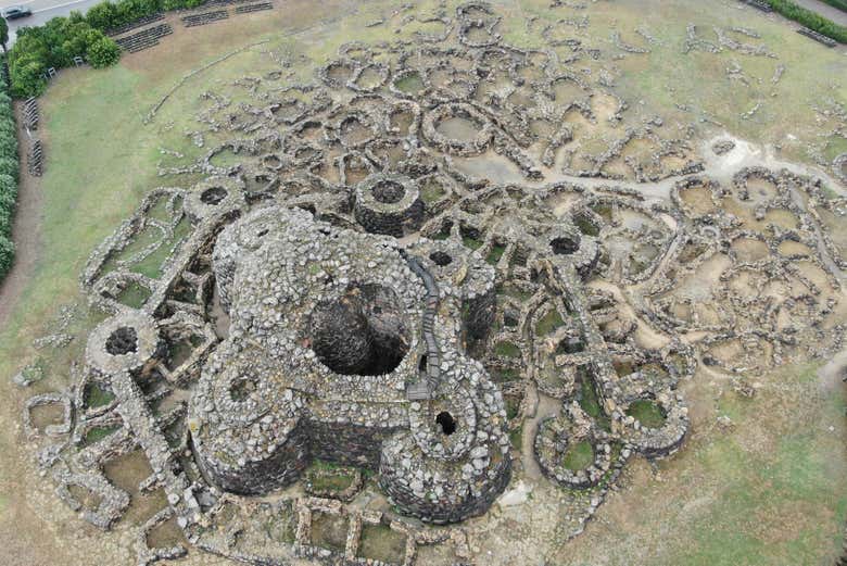 Excursión a Su Nuraxi de Barumini y las Domus de Janas