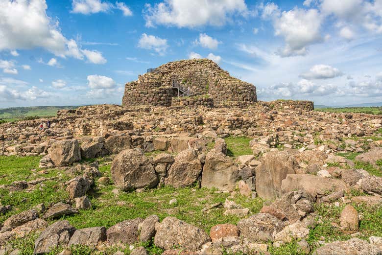 Excursión a Su Nuraxi de Barumini y las Domus de Janas