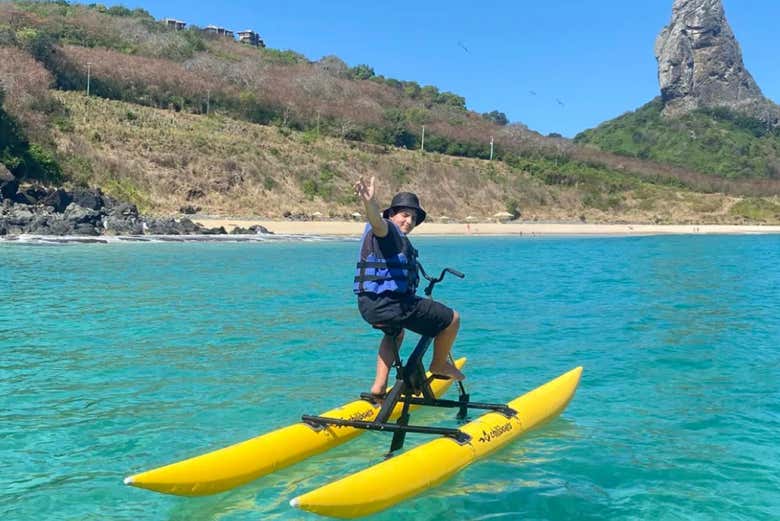 Tour en bicicleta acuática por Fernando de Noronha