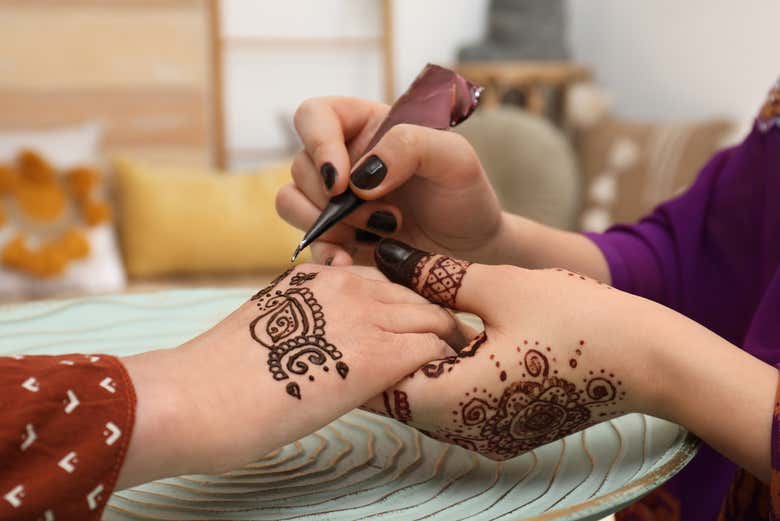 Taller de henna en Jasab