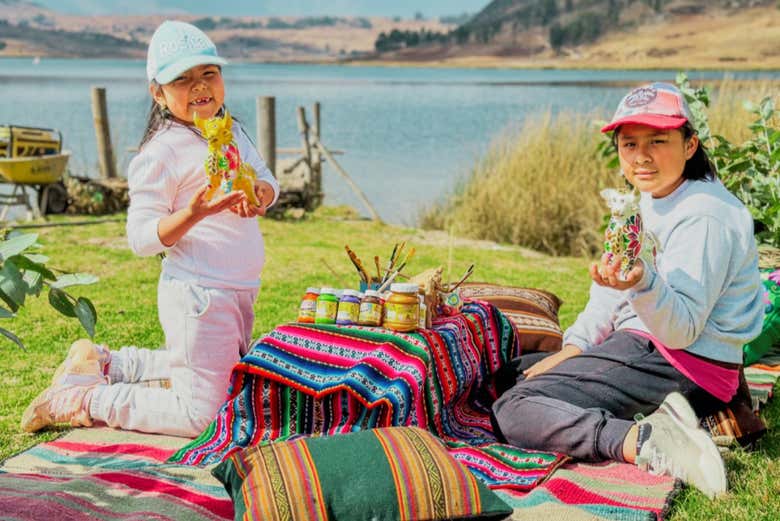 Taller de toritos de Pucará + Pícnic en la laguna de Huaypo