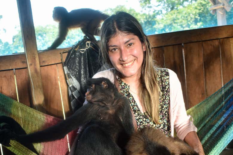 Paseo en barco por el río Ucayali + Visita a un centro de rescate