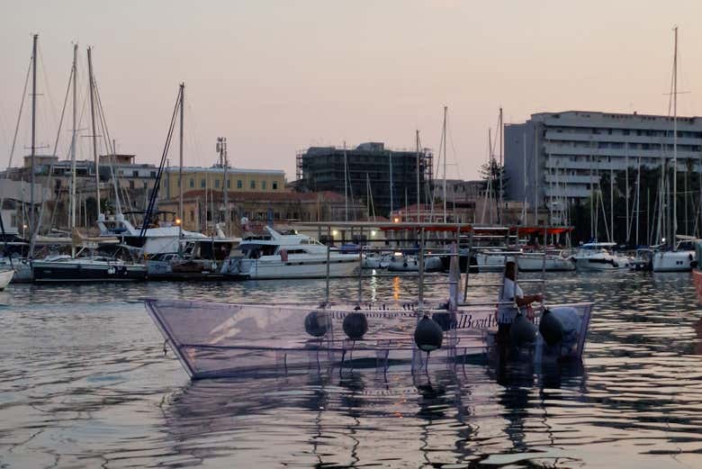Paseo en barco transparente por Siracusa