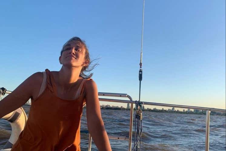 Paseo en velero por el río de la Plata con aperitivo o churrasco