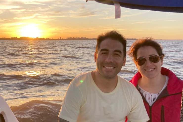 Paseo en velero por el río de la Plata con aperitivo o churrasco