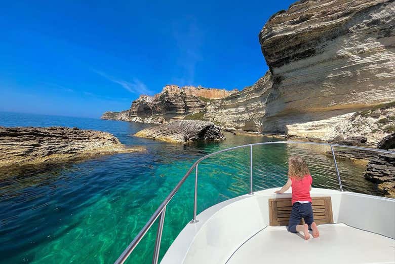 Paseo en barco por Bonifacio y las islas Lavezzi