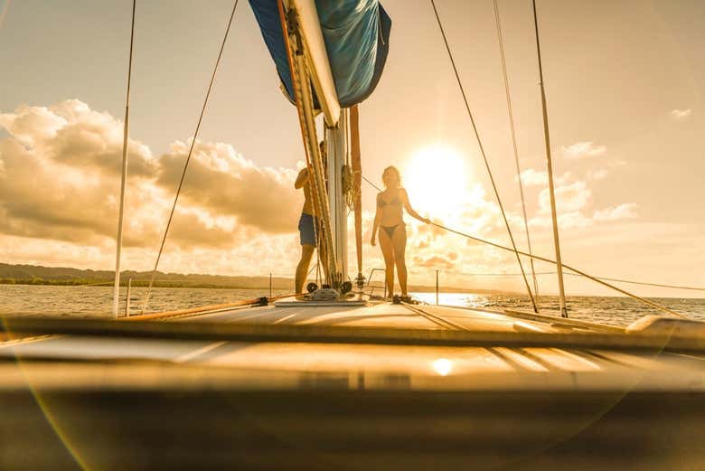 Crucero privado por Samaná y Los Haitises con noche a bordo