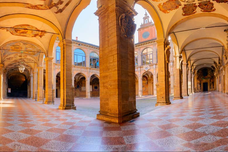 Visita guiada por el Archiginnasio de Bolonia