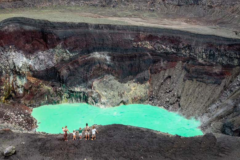 Trekking por el volcán de Santa Ana