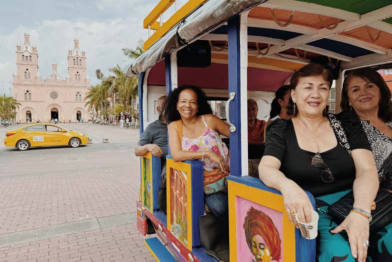 Tour en chiva por Buga