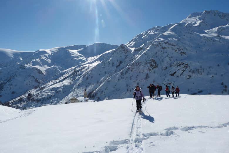 Paseo con raquetas de nieve por los Valles Occitanos