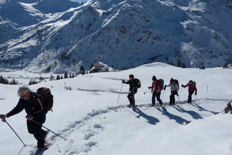 Paseo con raquetas de nieve por los Valles Occitanos