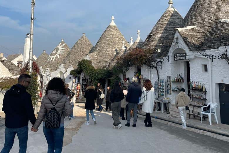 Visita guiada por Alberobello con aperitivo