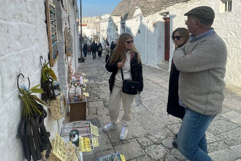 Visita guiada por Alberobello con aperitivo