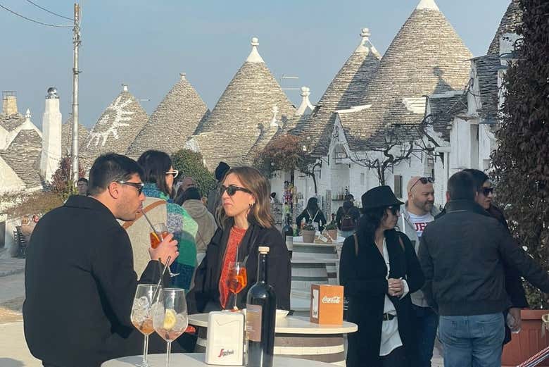 Visita guiada por Alberobello con aperitivo