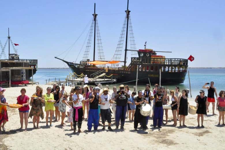 Paseo en barco pirata por Flamingo Island