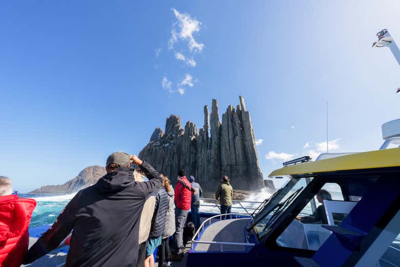 Paseo en barco por Cape Raoul