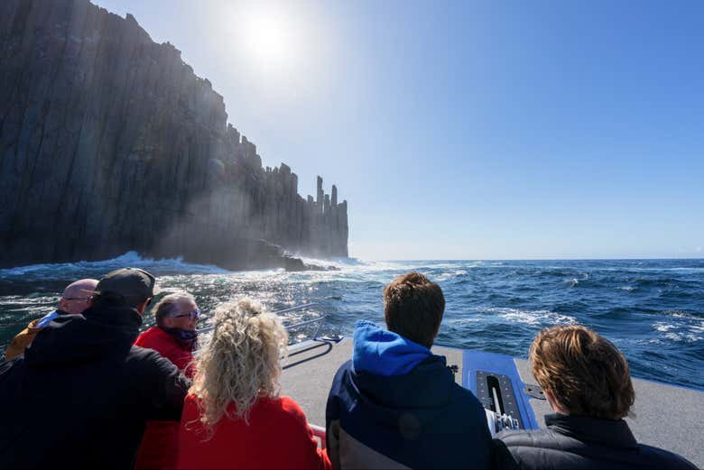 Paseo en barco por Cape Raoul