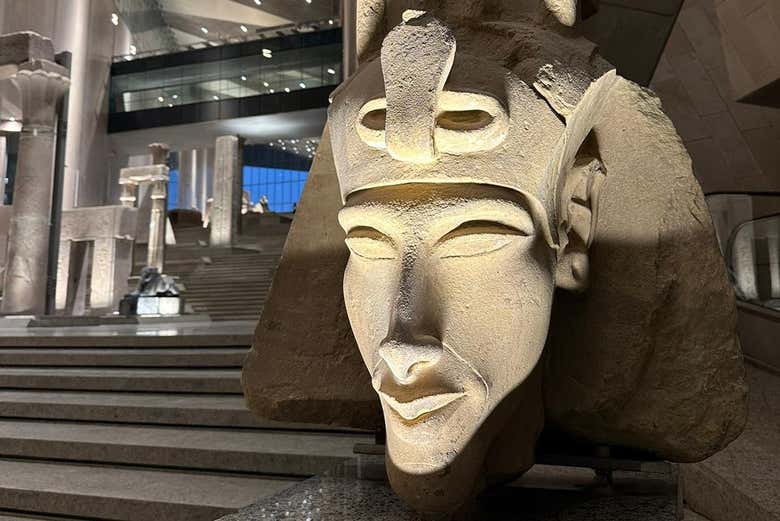 Tour por el Gran Museo Egipcio y las pirámides de Giza con entradas