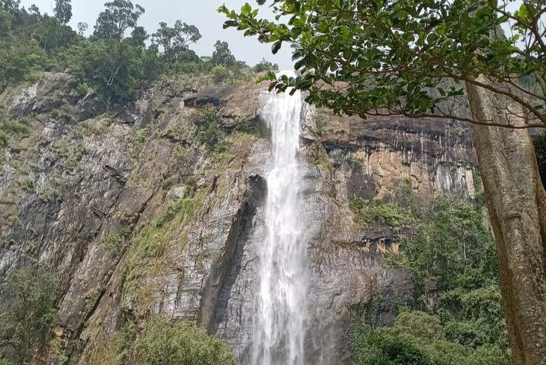 Excursión privada a las cascadas de Diyaluma