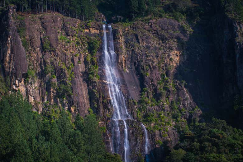 Excursión privada a las cataratas Bambarakanda