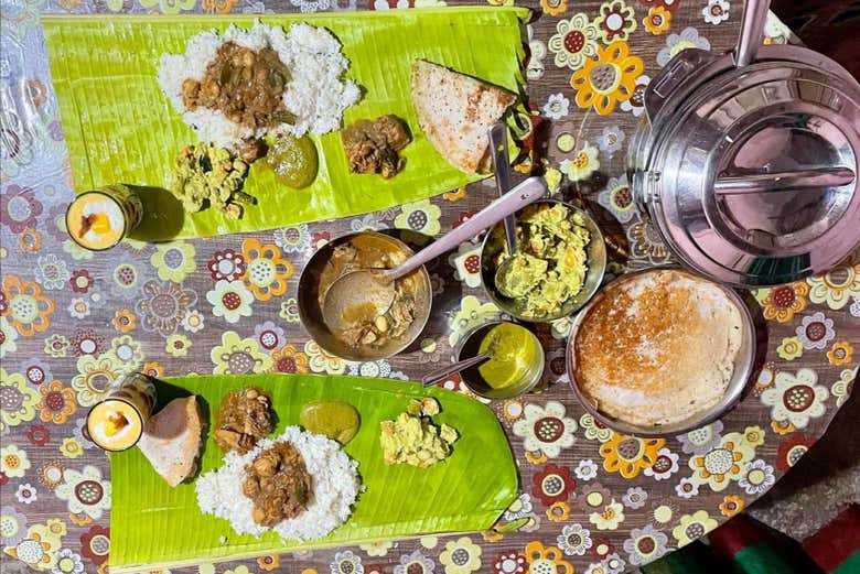Clase de cocina y cena con una familia india en Munnar