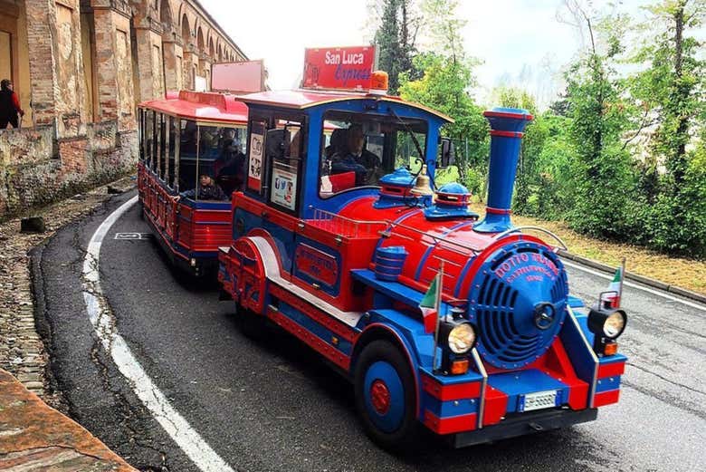 Tren turístico al Santuario de San Luca