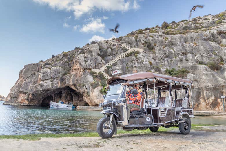 Tour en tuk tuk por Gozo + Paseo en barco por Comino y la Laguna Azul