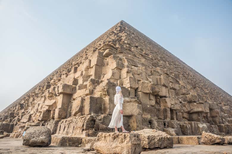 Excursión a las pirámides de Giza y el Gran Museo Egipcio en autobús