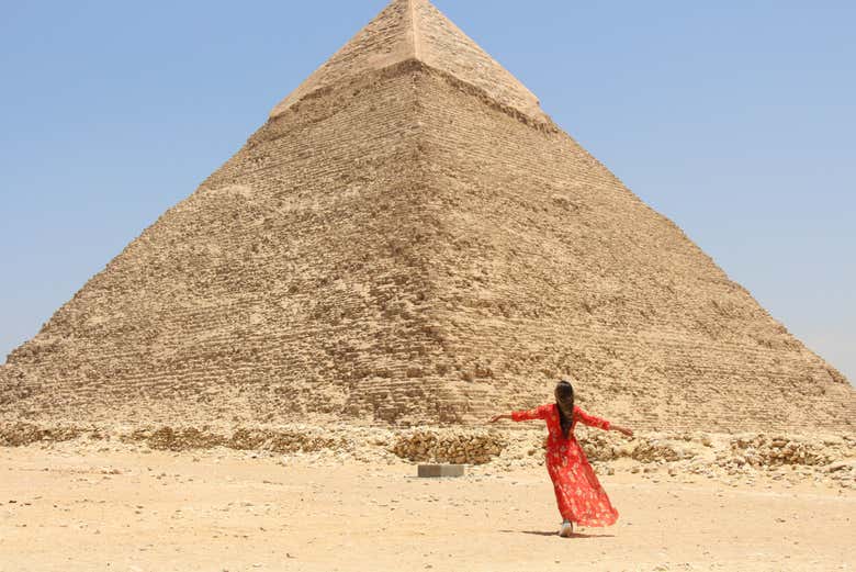 Excursión a las pirámides de Giza y el Gran Museo Egipcio en autobús