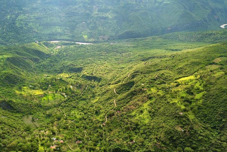 Senderismo por el Camino Real hasta el cañón del Río Suárez