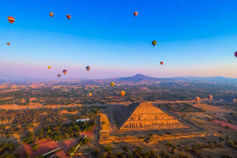 Excursión en globo a Teotihuacán + Basílica de Guadalupe