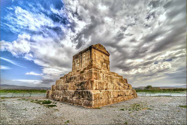 Excursión privada a Persépolis, Pasargada y Naqsh-e Rostam finalizando en Shiraz