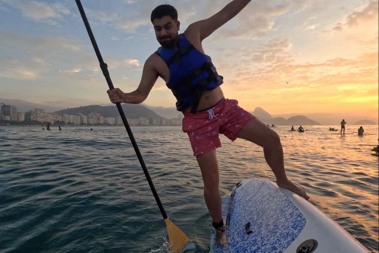 Paddle surf en Río de Janeiro al amanecer