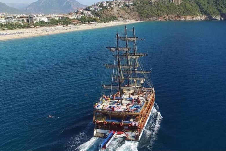 Paseo en catamarán con comida por Alanya