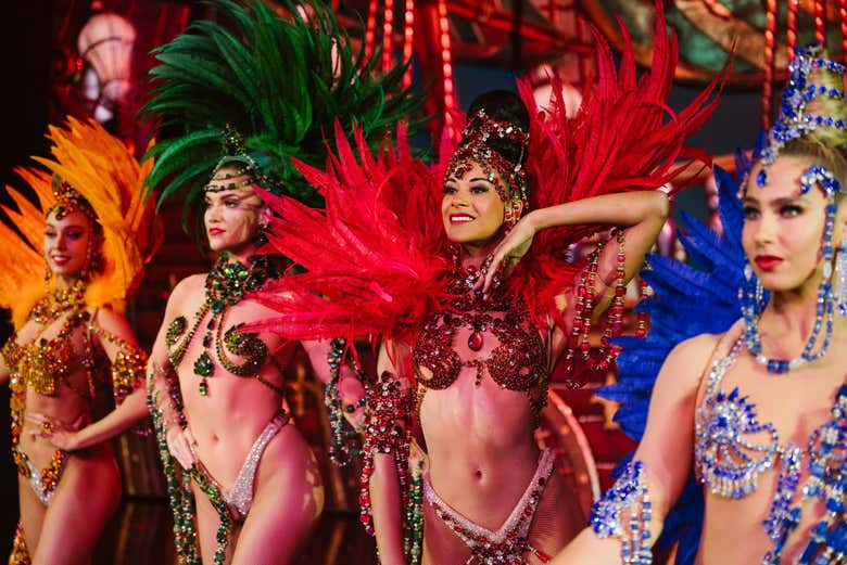 Cena y espectáculo en el Moulin Rouge + Transporte al centro de París - Galería 1