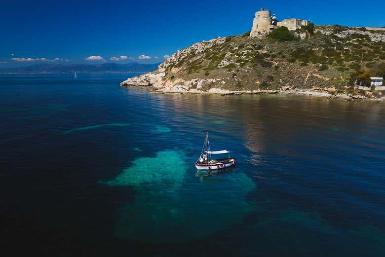 Paseo en gozzo por la costa de Cagliari