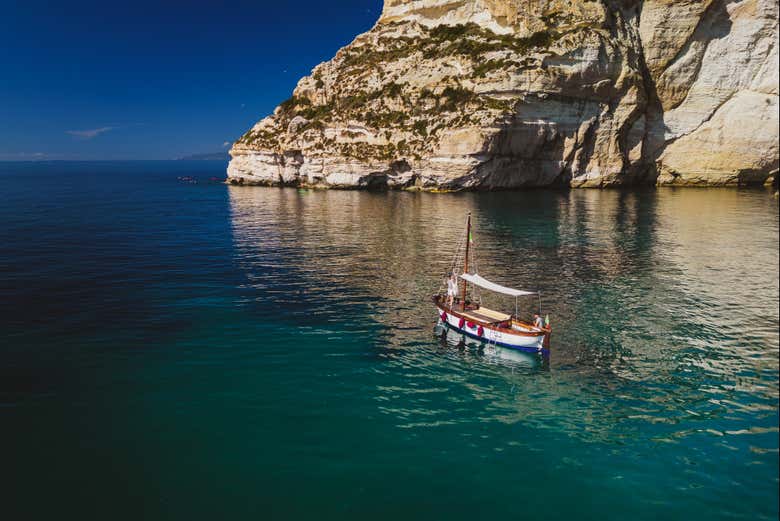 Paseo en gozzo por la costa de Cagliari