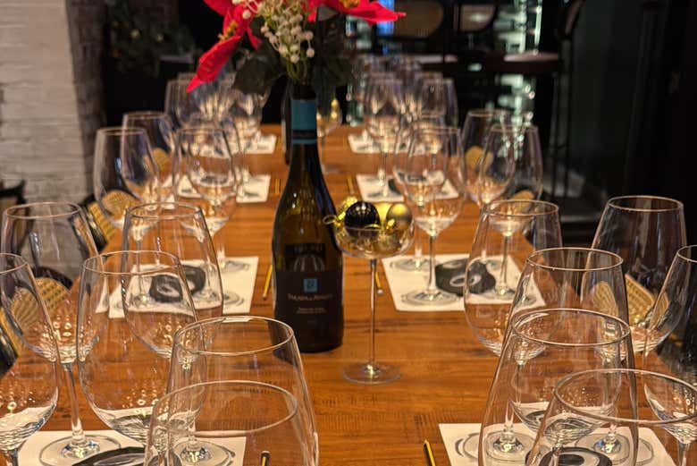 Cata de vinos a ciegas + Comida o cena en la vinoteca Jero Catedral - Galería 1
