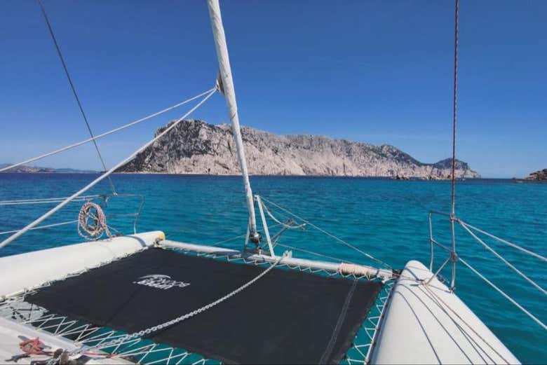 Paseo en catamarán por Tavolara o Cala Moresca